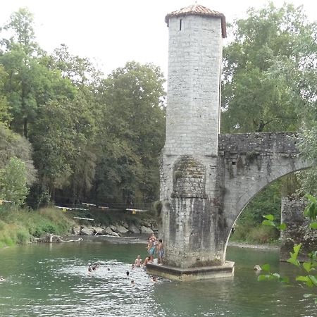 Le Pelerine Villa Sauveterre-de-Bearn Bagian luar foto