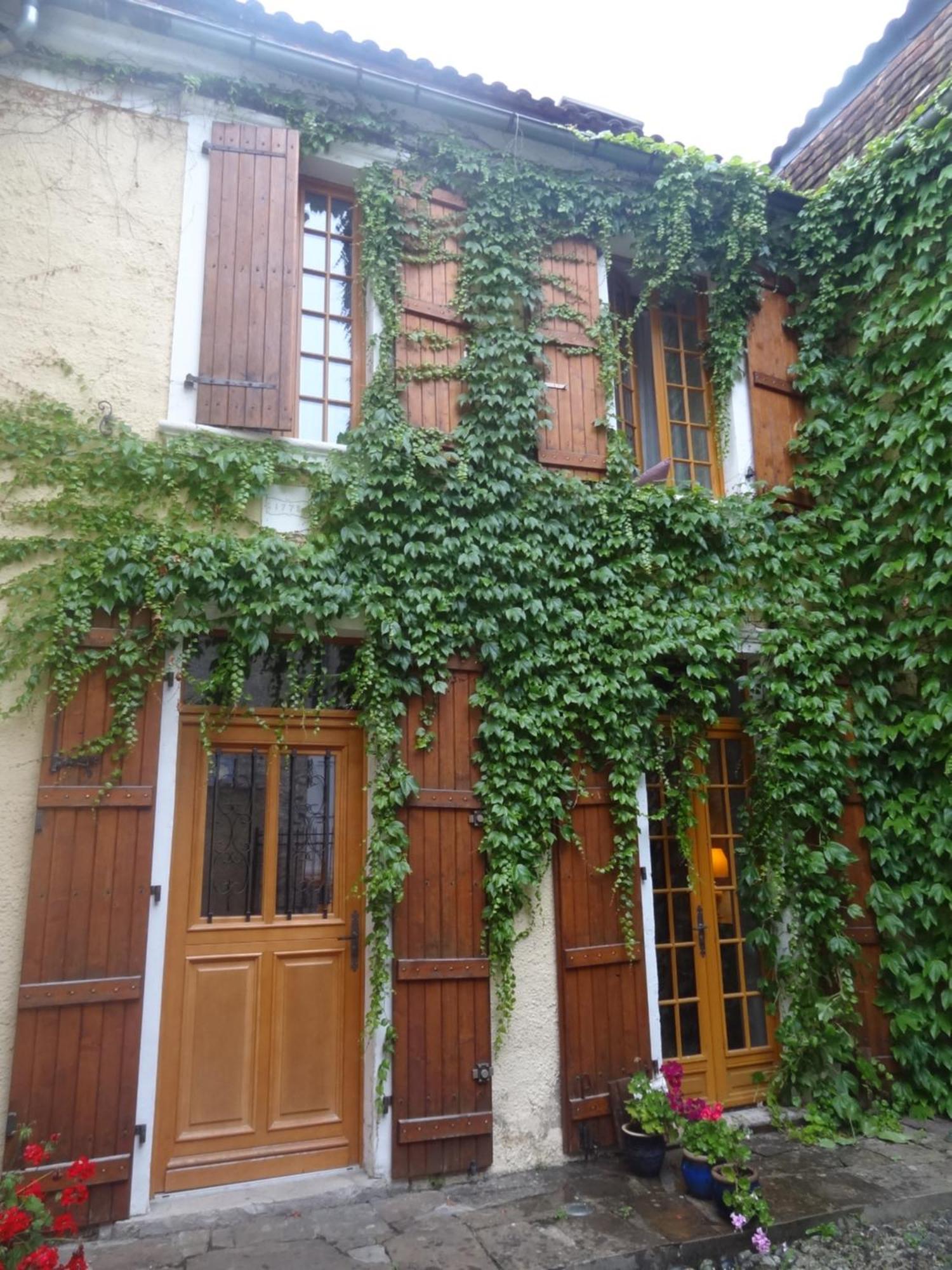 Le Pelerine Villa Sauveterre-de-Bearn Bagian luar foto