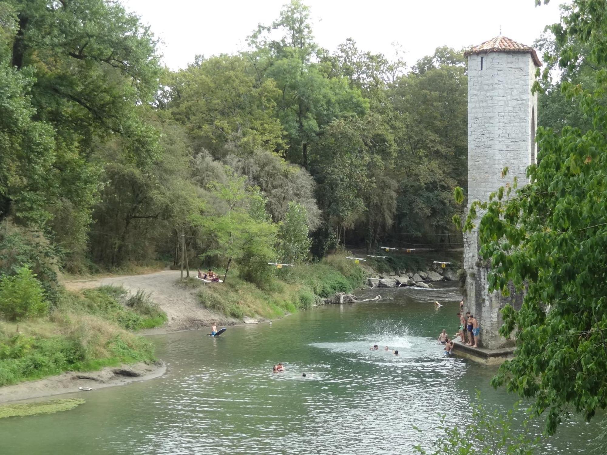 Le Pelerine Villa Sauveterre-de-Bearn Bagian luar foto