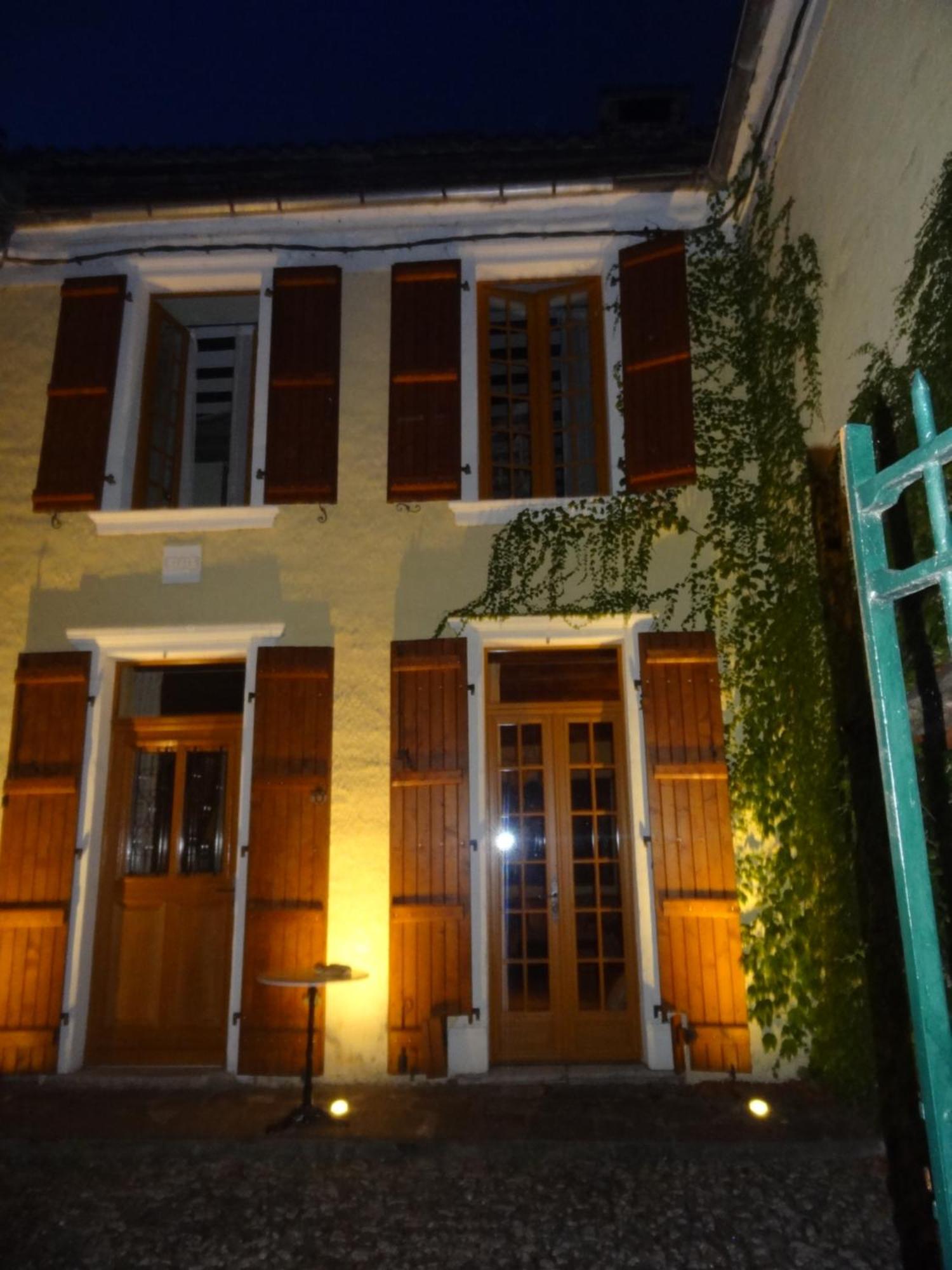 Le Pelerine Villa Sauveterre-de-Bearn Bagian luar foto