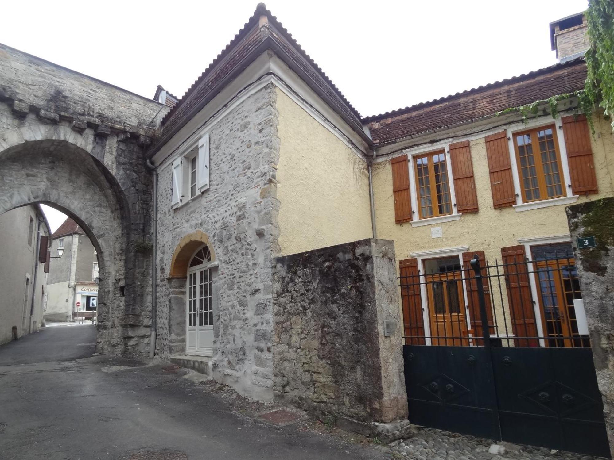 Le Pelerine Villa Sauveterre-de-Bearn Bagian luar foto