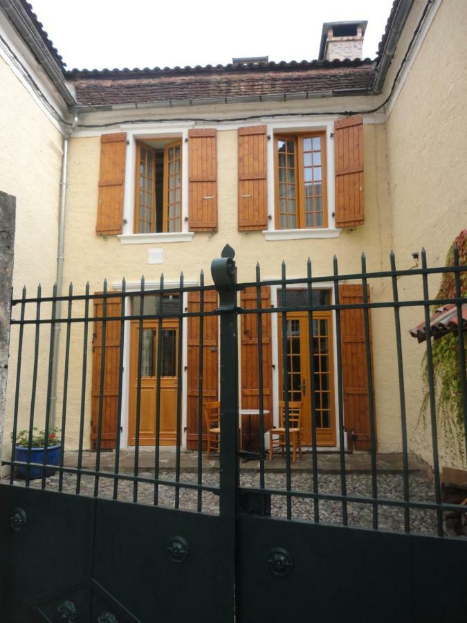 Le Pelerine Villa Sauveterre-de-Bearn Bagian luar foto