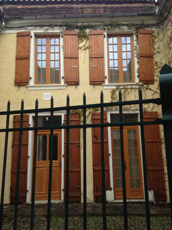 Le Pelerine Villa Sauveterre-de-Bearn Bagian luar foto